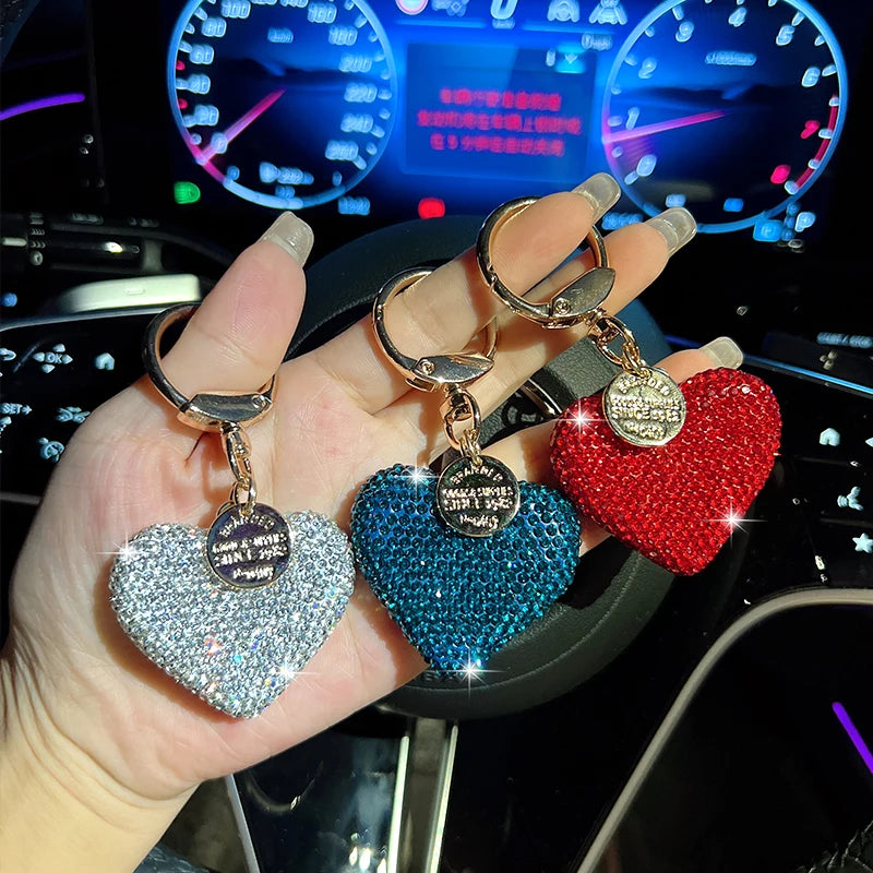 Creative diamond studded heart-shaped keychain, fashionable peach heart car keychain, exquisite bag pendant, decorative gift